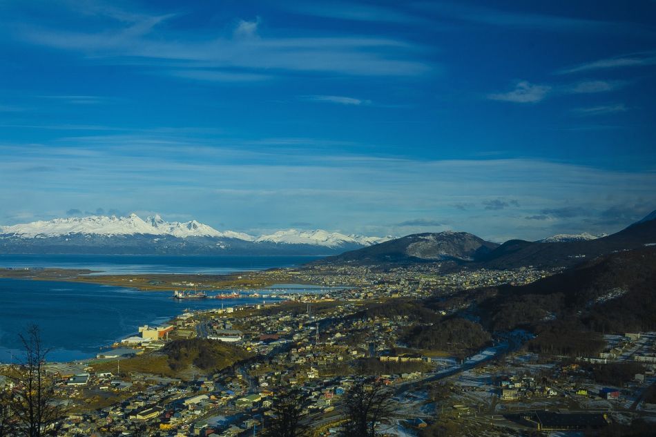 ushuaia-beagle-channel-moutains-4073067